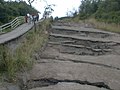 Effetti del sollevamento del suolo in un'area vulcanica (Giappone).