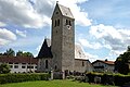 Katholische Kirche St. Michael in Mitterdarching, Gemeinde Valley, Landkreis Miesbach, Regierungsbezirk Oberbayern, Bayern. Als Baudenkmal unter Aktennummer D-1-82-133-26 in der Bayerischen Denkmalliste aufgeführt.