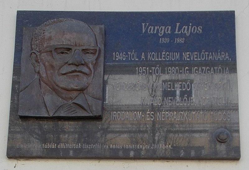 File:Varga Lajos domborműves emléktábla, 2019 Mezőtúr.jpg