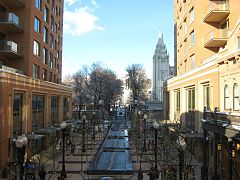 Blick auf das City Creek Center und den Salt Lake Temple.jpg