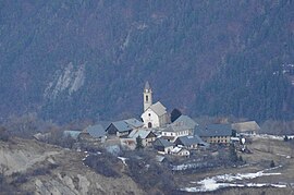 The church and surrounding buildings in Villarembert