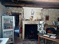 Français : Ancienne maison de garde, château de Villebois-Lavalette, Charente, France