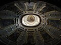 Effekten av synet inn i cupola gjennom en oculus ved naturlig lys (Wambierzyce, Polen)