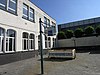 Gemeentehuis van Sint-Stevens-Woluwe en bijhorende gemeenteschool