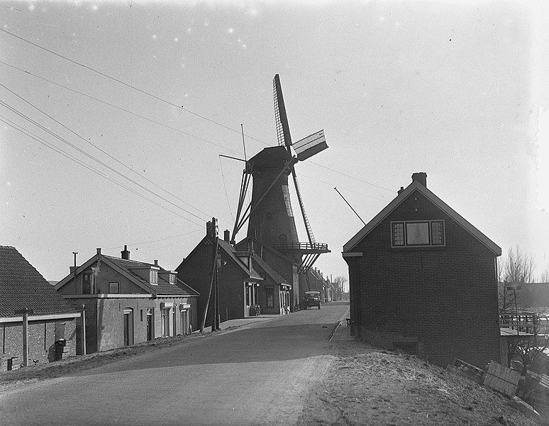 File:'s-Gravendeel weer opgebouwd na de ramp, Bestanddeelnr 906-2690.jpg