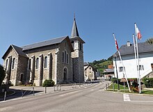 Église et centre de Bassens (Savoie).JPG