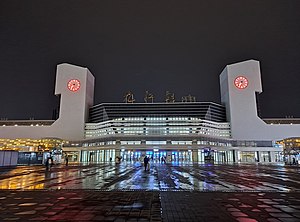 九江站站房夜景