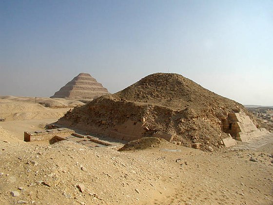 Разрушило пирамиду. Пирамида униса Саккара. Пирамида фараона унаса. Пирамида унаса в Саккара. Пирамида Джосера древний Египет.