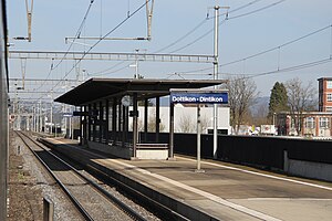 Gölgelik kaplı platform