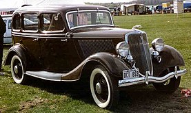 "פורד 1932" מודל 40, שנת 1934 דגם "730 De Luxe Fordor Sedan"