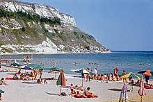 Steilküste und Strandbad von Kawarna im August 1972