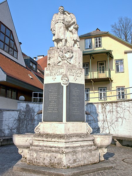 File:2013.04.21 - Ybbsitz - Kriegerdenkmal - 02.jpg