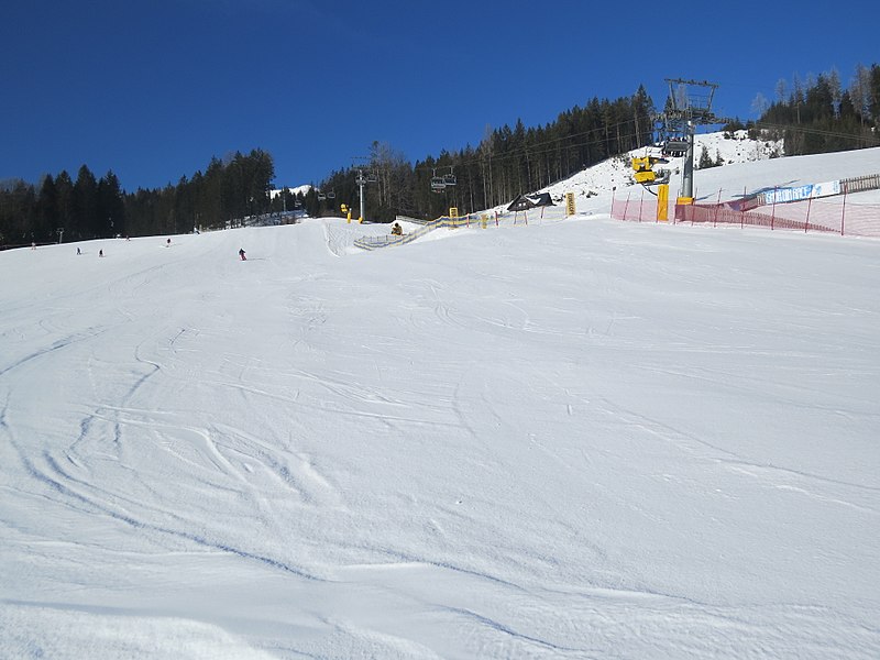 File:2018-01-27 (151) Skigebiet Mitterbach am Erlaufsee.jpg