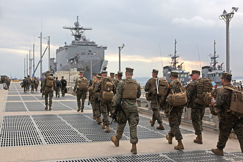 File:31st MEU Deploys in support of Operation Damayan 131116-M-CX588-089.jpg