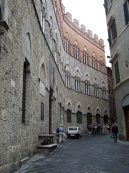 A view up the Via di Città, showing the Palazzo Chigi-Saracini on the left