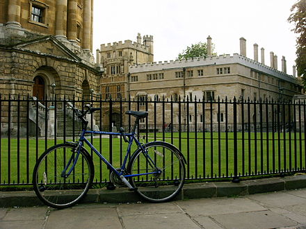 Pedal-power is a great way to tour a small city like Oxford