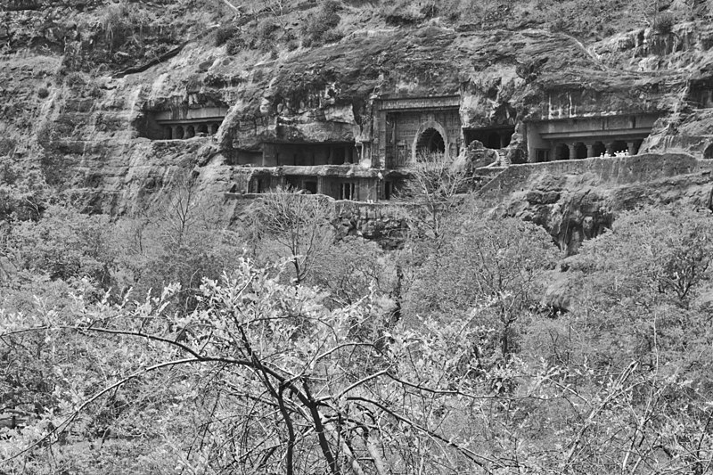 File:Ajanta Caves 283.jpg