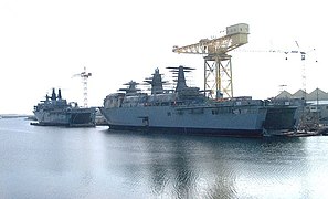 白島號船塢登陸艦和堡壘號船塢登陸艦
