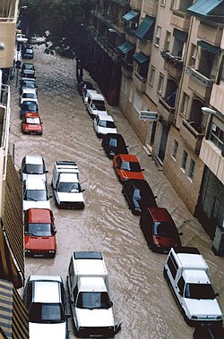 Översvämning: Orsaker, Metoder för att undvika översvämningar, Metoder för att minska konsekvenserna av en översvämning