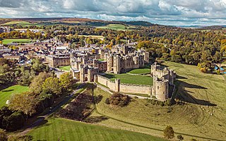 <span class="mw-page-title-main">Alnwick Castle</span> Castle and stately home in Alnwick, Northumberland, England