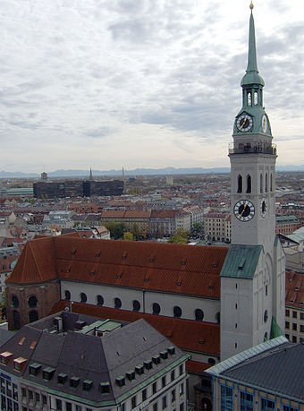 File:Alter-peter vom-rathaus.jpg (Source: Wikimedia)