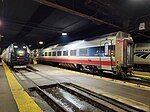 Amtrak_Venture_coach_in_Chicago_Union_Station