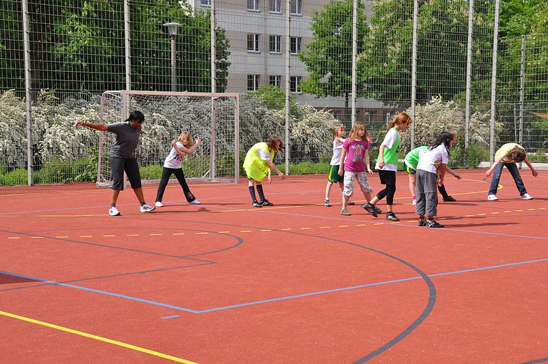 File:Ayishat Falode beim Training mit Kindern (5761307483).jpg