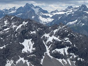 Balschtespitze with Kreuzkarspitze from Hochvogel (2592 m)