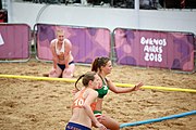 Deutsch: Beachhandball bei den Olympischen Jugendspielen 2018; Tag 6, 12. Oktober 2018; Mädchen, Hauptrundenspiel – Ungarn-Niederlande 2:1 English: Beach handball at the 2018 Summer Youth Olympics at 12 October 2018 – Girls Main Round – Hungary-Netherlands 2:1