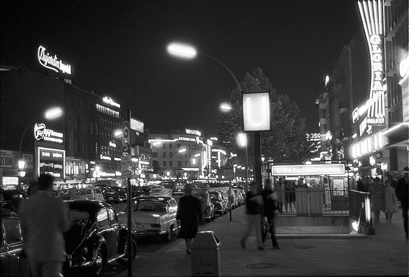 File:Berlin Kurfürstendamm 078869b.jpg