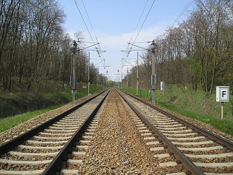 File:Bernhardsthal, Staatsgrenze, Blick nach Tschechien - panoramio.jpg