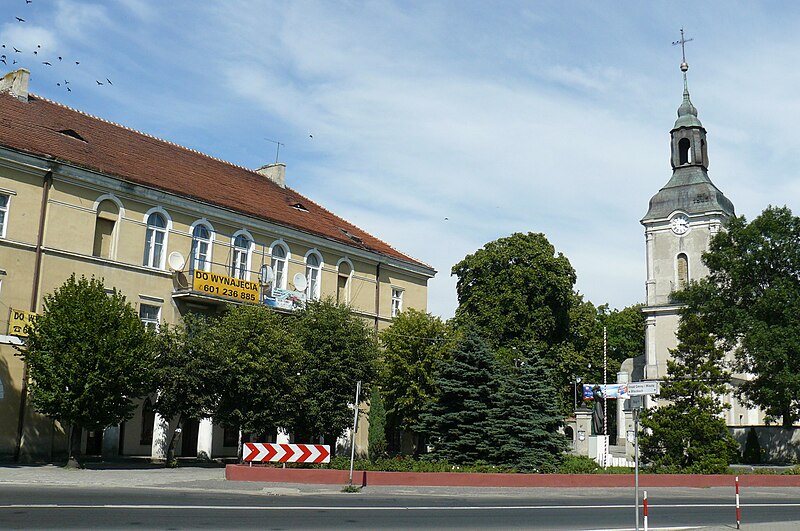 File:Blaszki Square.JPG