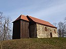 Katholische Dorfkirche mit Kirchhofsmauer