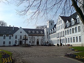Breitenburg Schloss Hof.JPG