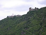 "Les frères ennemis" à droite Le Château de Liebenstein a quitté le Château de Sterrenberg.