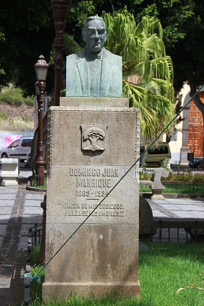 File:Bust of Domingo Juan Manrique.jpg