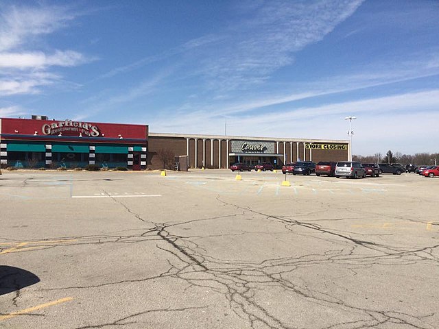 A Carson's store at Mounds Mall in Anderson, Indiana during closing sales in 2018.