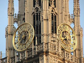 Les horloges de la tour nord de la cathédrale