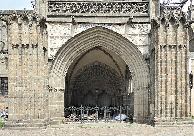 File:Cathedrale Saint-Samson de Dol-de-Bretagne (4).jpg