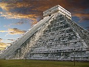 Otra vista de la Pirámide de Kukulcán.