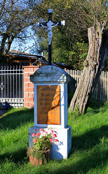 File:Chrastava, Vysoká, crucifix.jpg