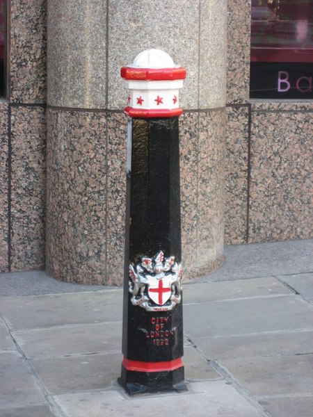 File:City of London bollard, Arthur Street, EC4 - geograph.org.uk - 1117088.jpg