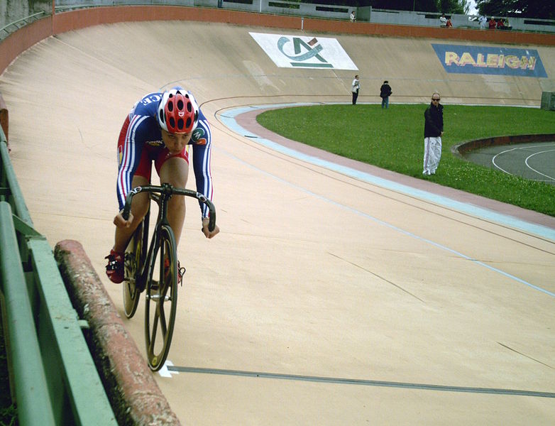 File:Clara Sanchez (à Lyon).jpg