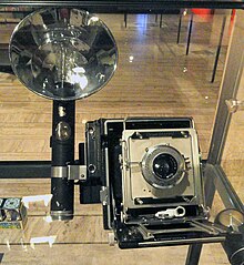 Graflex Pacemaker Crown Graphic, 1947 Crown Graphic flash, 1948 - Musee Nicephore Niepce - DSC06014.JPG