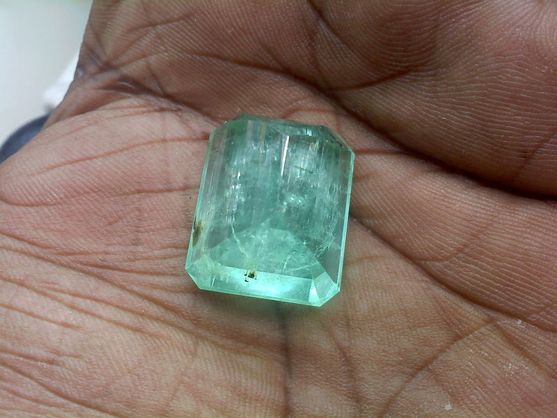 File:Cut emerald stones (3).jpg