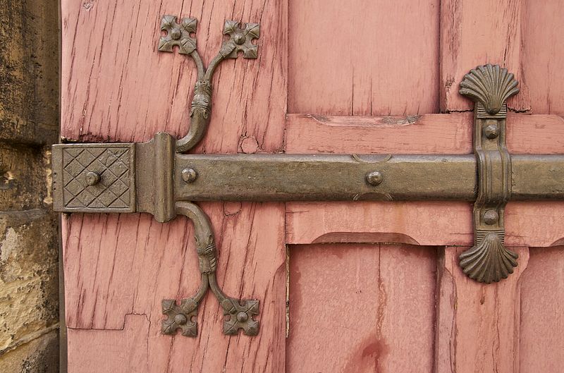 File:Détail pentures portail hôtel Cluny Boulanger.jpg