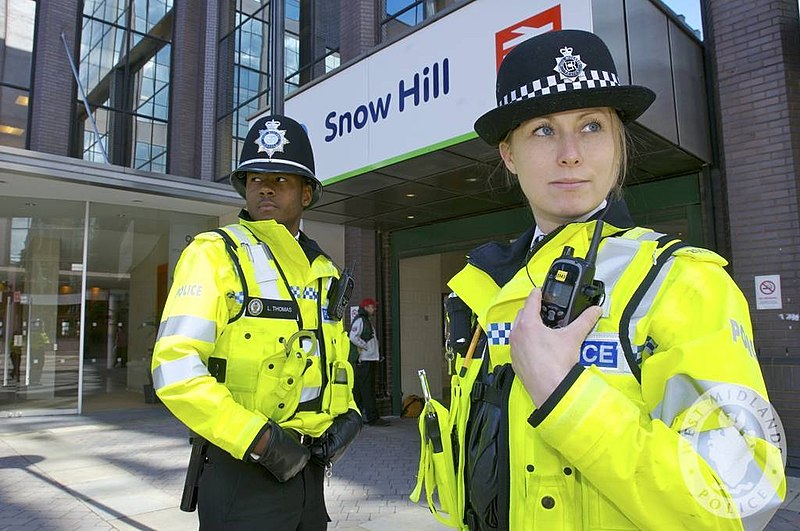 File:Day 274 - West Midlands Police - Patrolling public transport connection points (8033012427).jpg