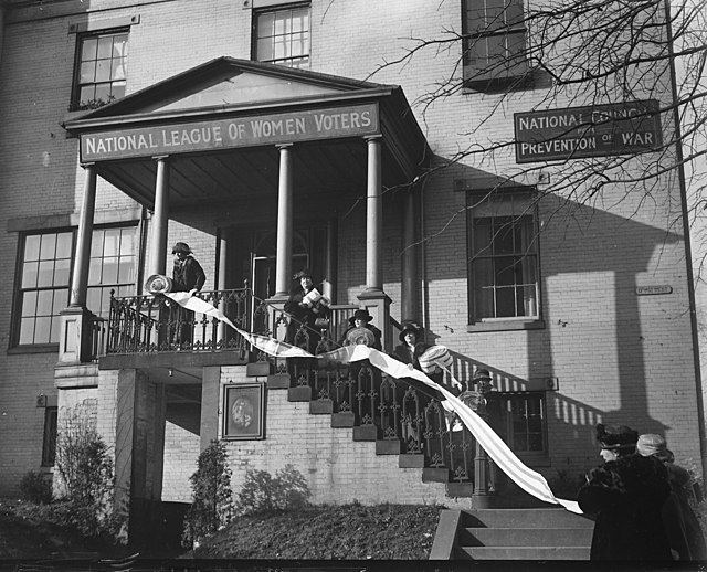 Minnesota delegation at Washington, DC headquarters, 1923