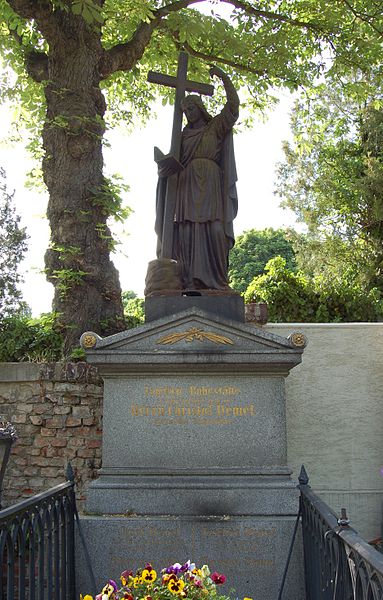 File:Dornbacher Friedhof - Christoph Demel.jpg