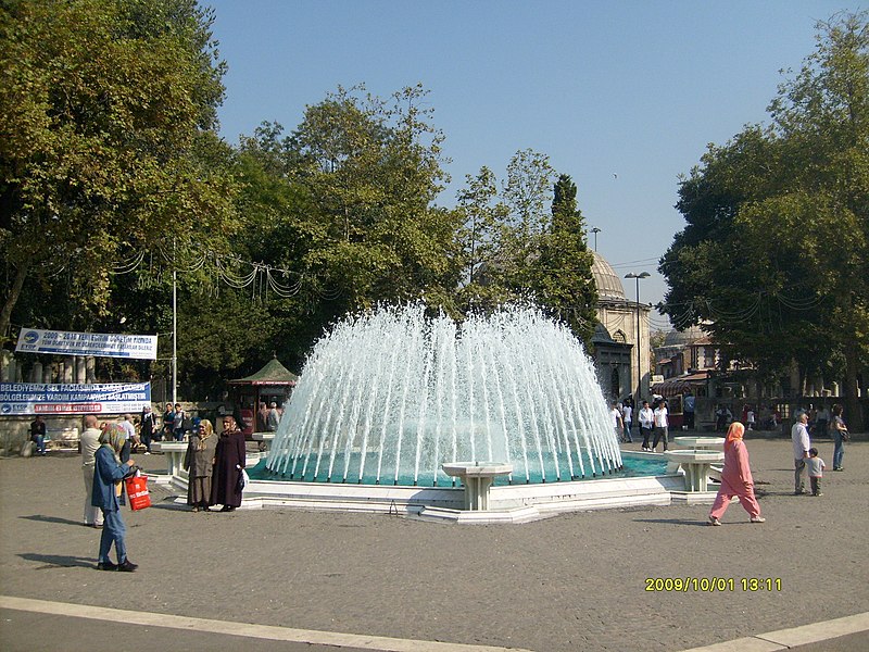 File:EYÜP SULTAN ÇAMİİ önü - panoramio.jpg